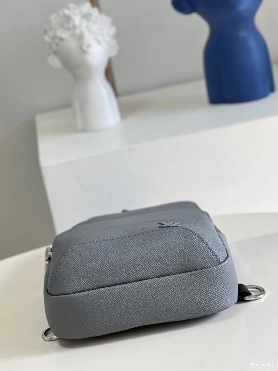 AVENUE VUITTON LOUIS BAG SLING 0328